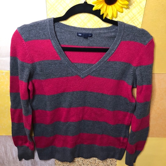 Gap Luxe Sweater V Neck Size Medium - Picture 3 of 10